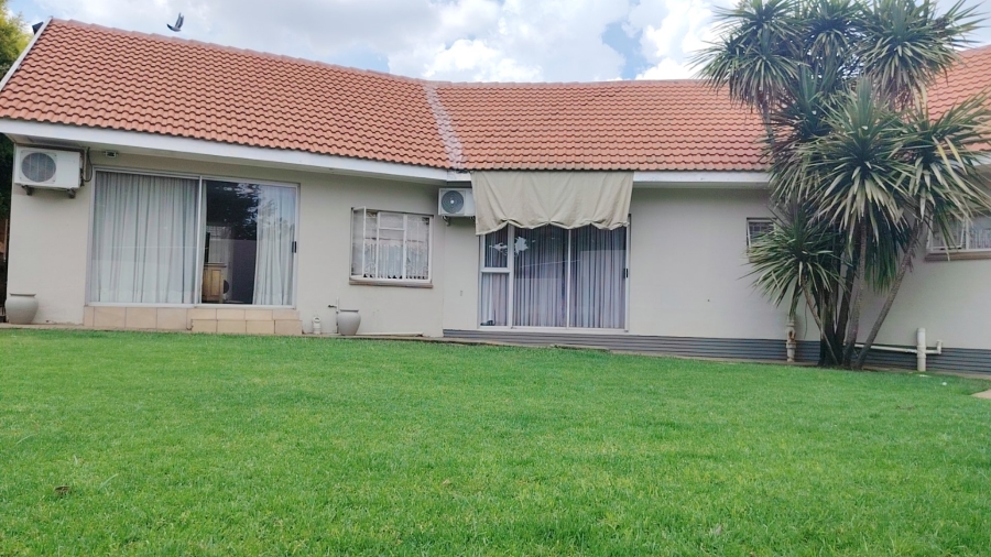 3 Bedroom Property for Sale in Roosheuwel North West